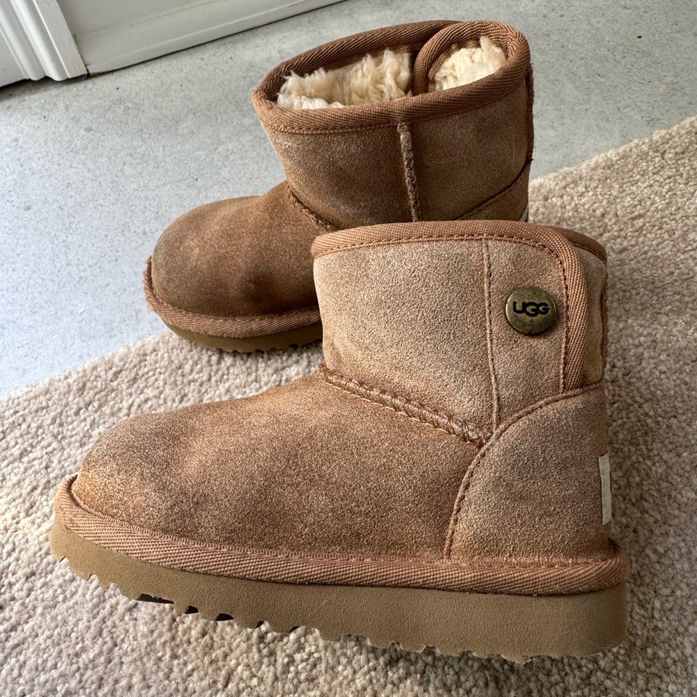 Uggs. Toddler. Size 8.